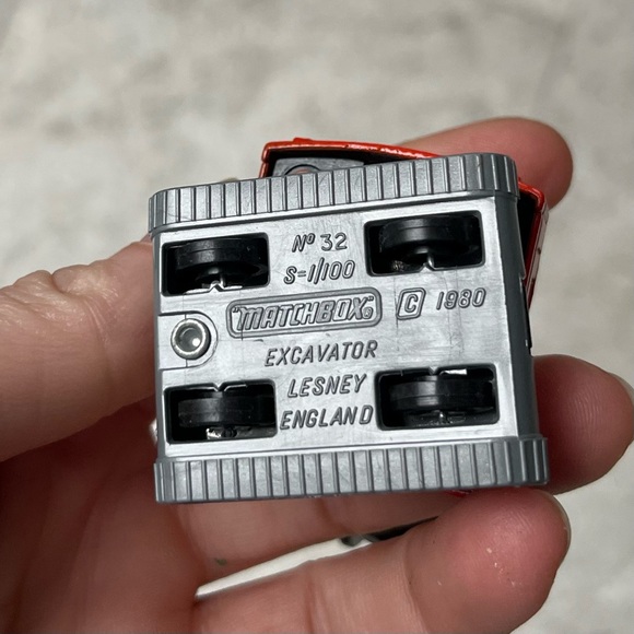 🎈2/$30 - Vtg MATCHBOX Superfast No. 32 EXCAVATOR. (c) 1980. - Picture 5 of 5